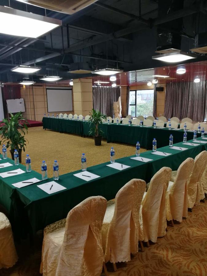 Gloria Plaza Hotel Kangqiao Şanghay Dış mekan fotoğraf